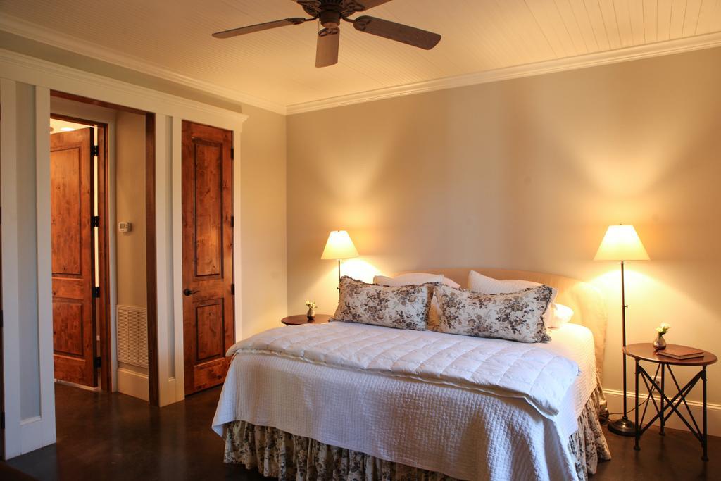 프레드릭스버그 Hoffman Haus B&B 외부 사진